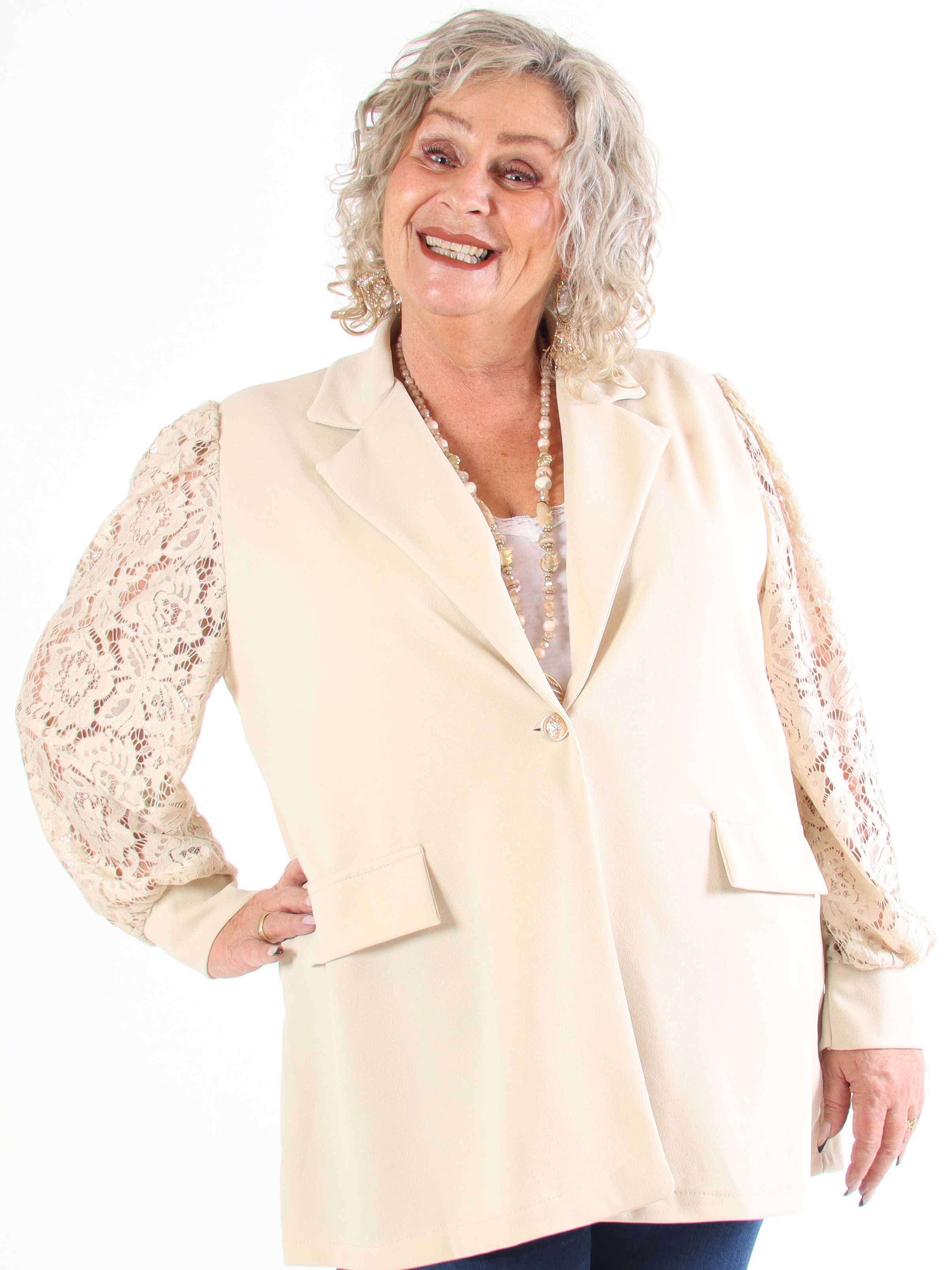 Kata Lace - Oversized blazer med ärmar i spets